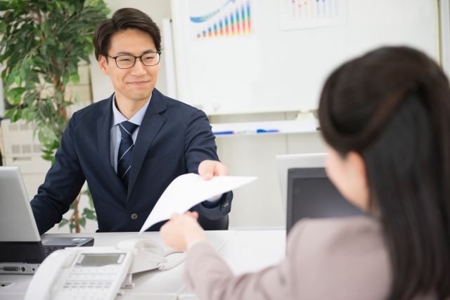 メーカーでの生産指示書作成事務