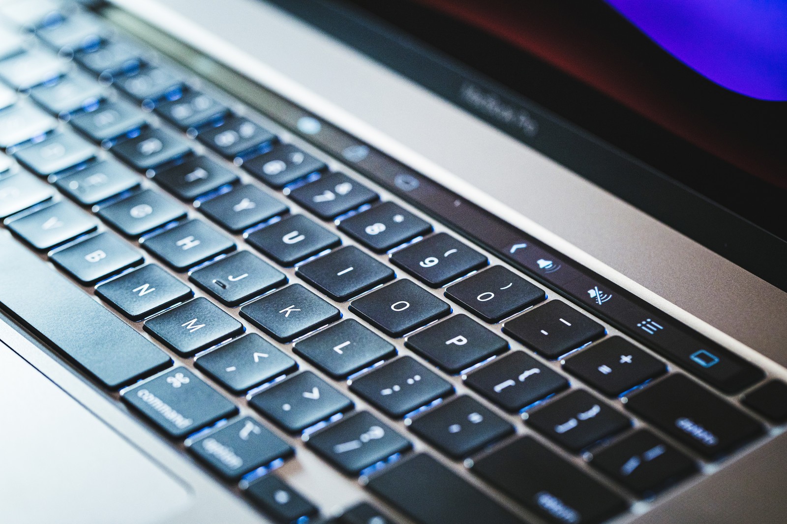 PCやタブレットの初期設定や開封作業