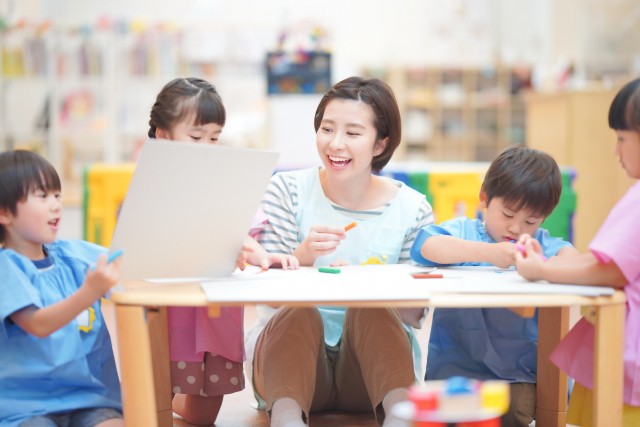 0歳児　1歳児の保育補助