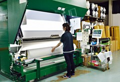 【日勤】繊維会社での反物検査や運搬作業など