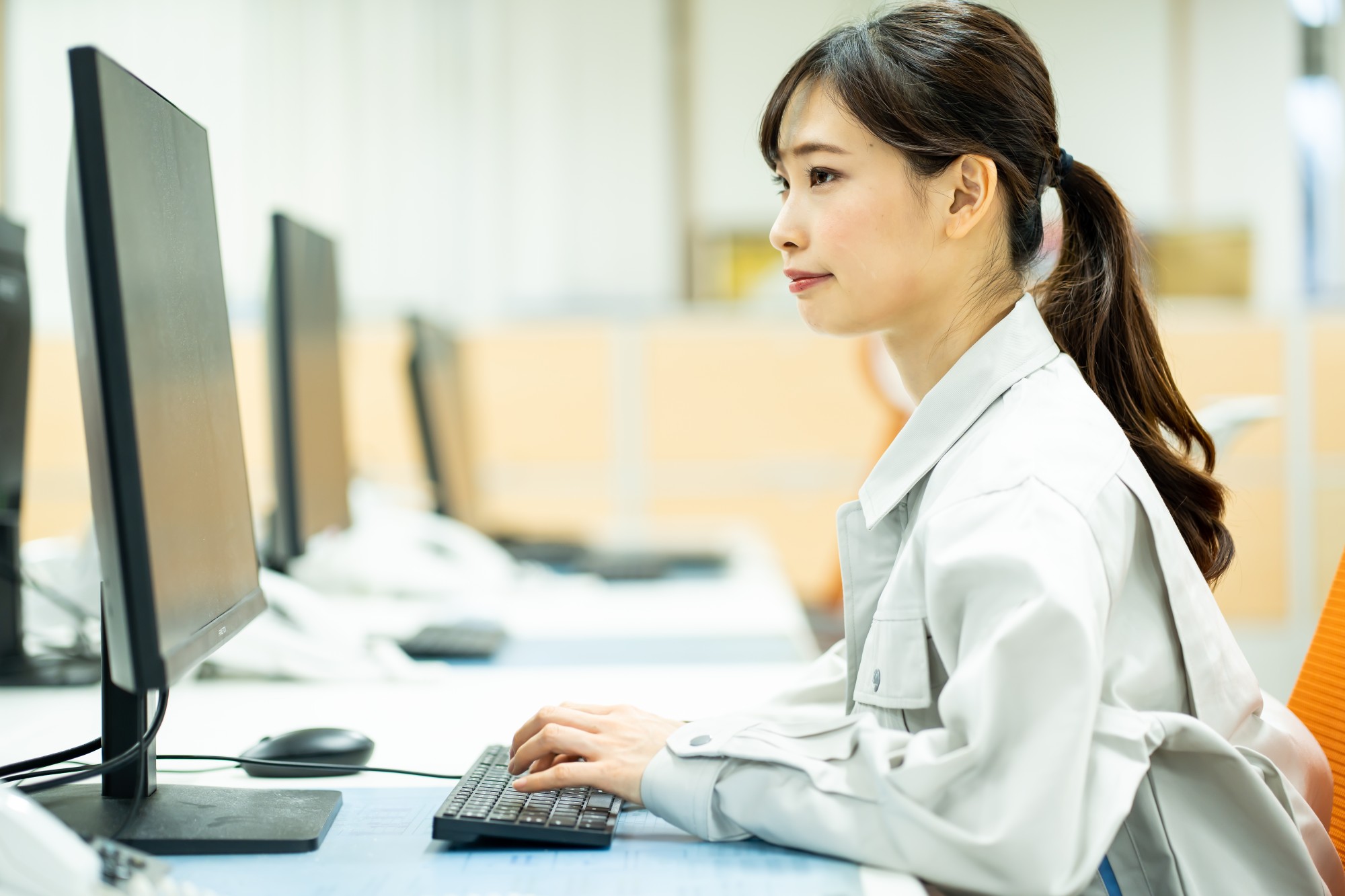 部品の洗浄や組付けと部品の発注のお仕事