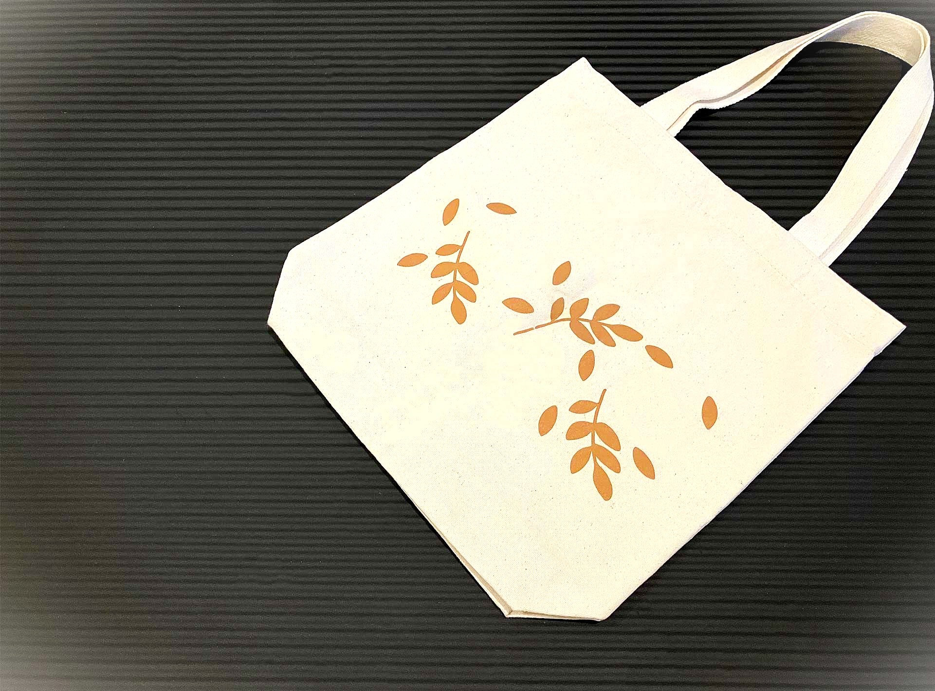 モクモク軽作業　トートバッグへの印刷作業や包装業務