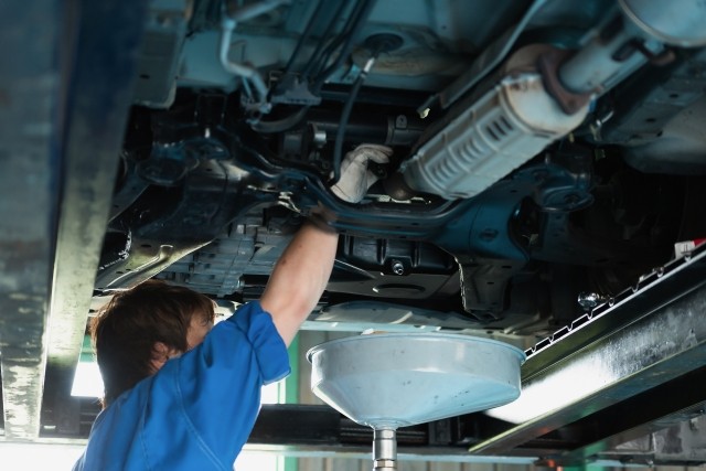 【時給1,600円】バスの組立・加工