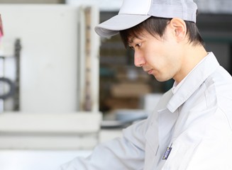 織物工場での倉庫内作業/冷暖房完備