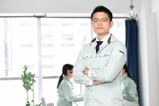 高時給　化学工場で 生産補助